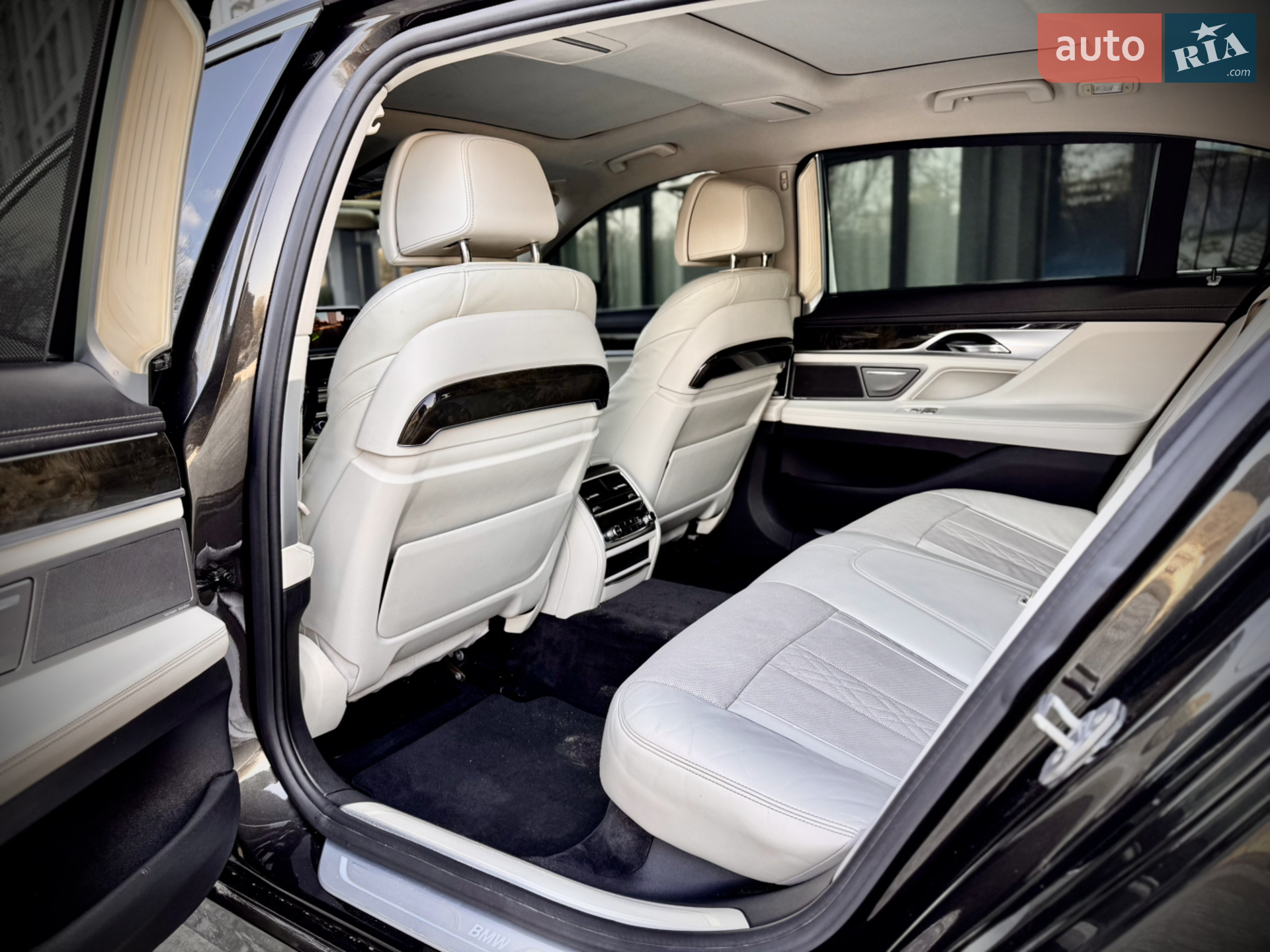 2015 BMW 7er - мініатюра 15