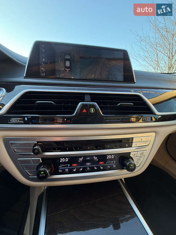 Седан BMW 7 Series 2017 в Львове