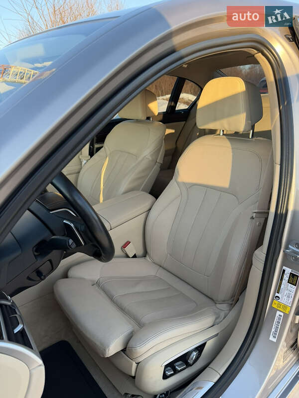 Седан BMW 7 Series 2017 в Львове