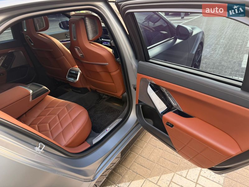 Седан BMW 7 Series 2023 в Киеве фото 17 Седан BMW 7 Series 2023 в Киеве