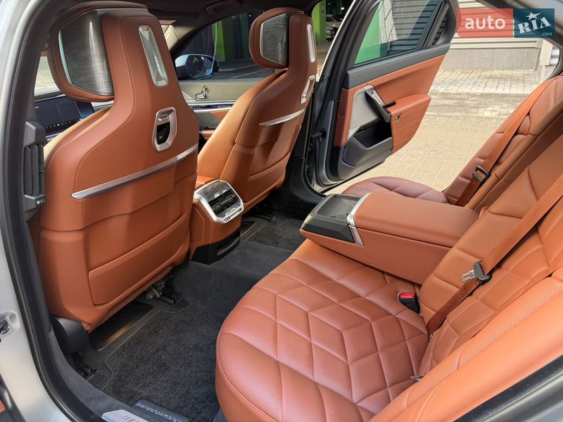 Седан BMW 7 Series 2023 в Киеве фото 21 Седан BMW 7 Series 2023 в Киеве