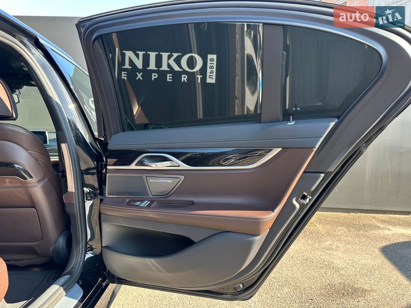 Седан BMW 7 Series 2017 в Львове