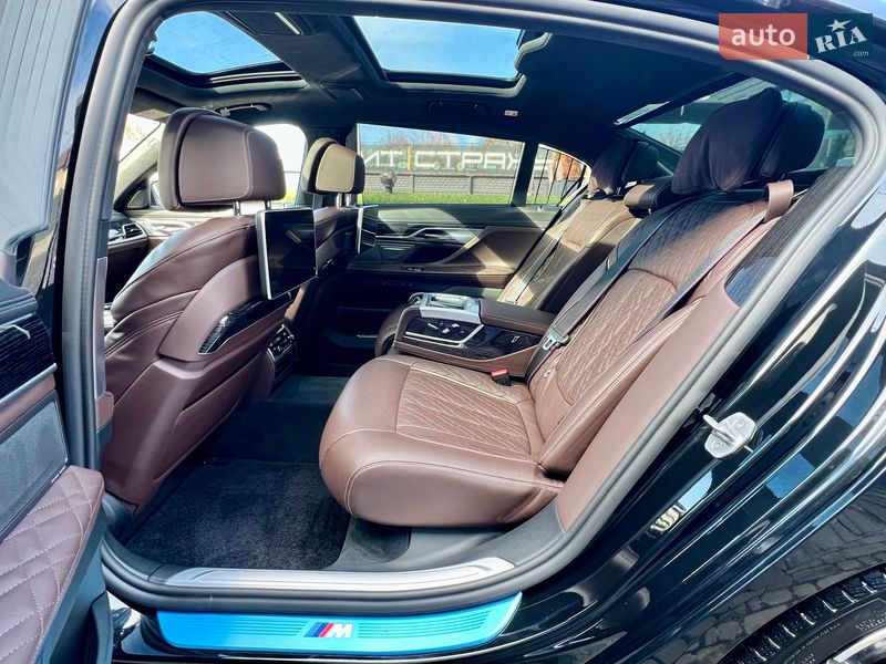 Седан BMW 7 Series 2022 в Киеве