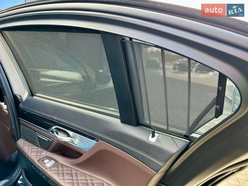 Седан BMW 7 Series 2022 в Киеве