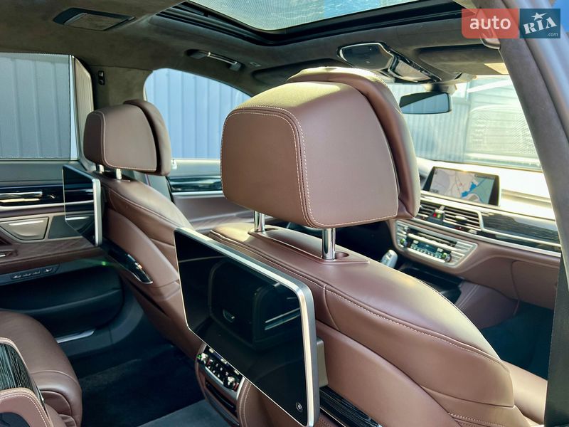 Седан BMW 7 Series 2022 в Киеве