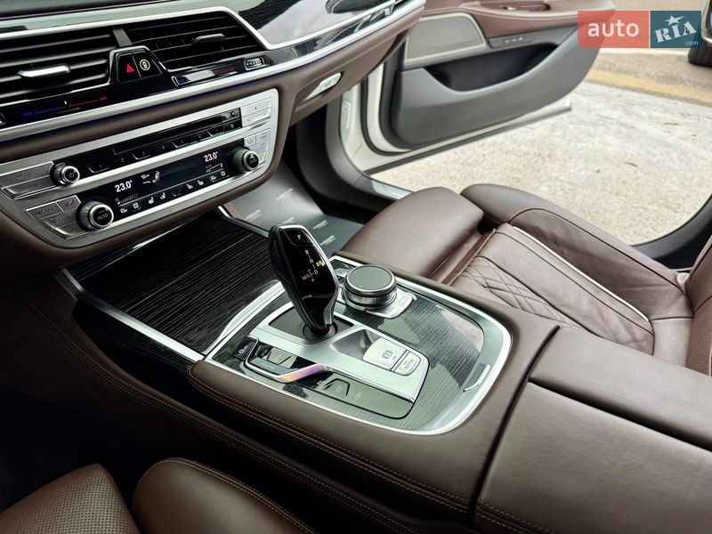 Седан BMW 7 Series 2019 в Києві