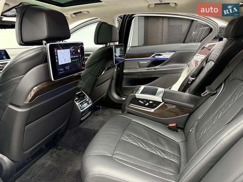 Седан BMW 7 Series 2022 в Киеве