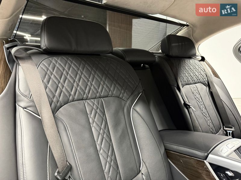 Седан BMW 7 Series 2022 в Киеве