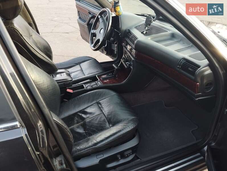 Седан BMW 7 Series 1992 в Каменском