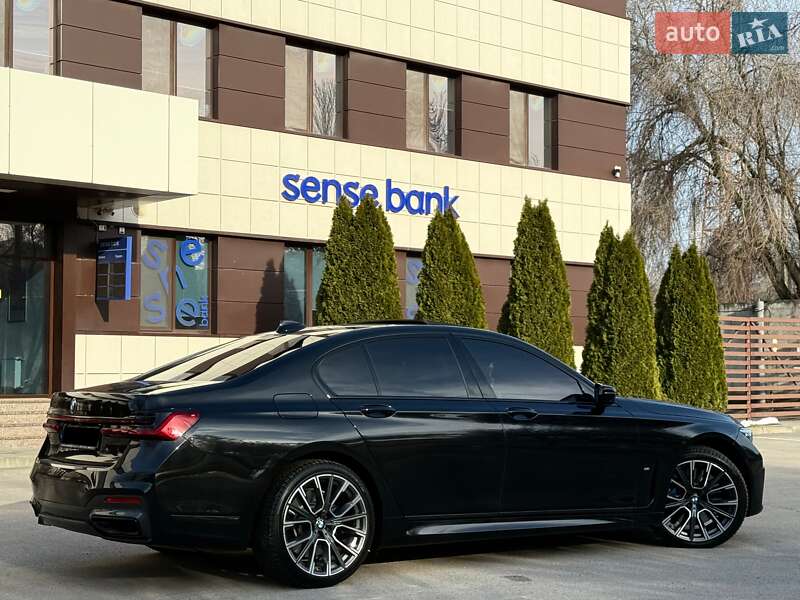 Седан BMW 7 Series 2022 в Дніпрі