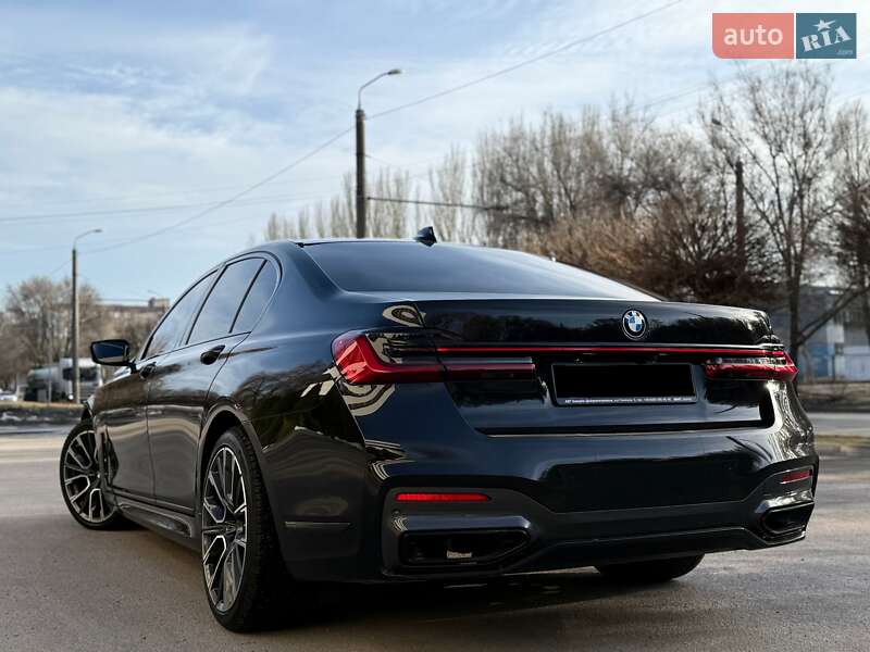 Седан BMW 7 Series 2022 в Дніпрі