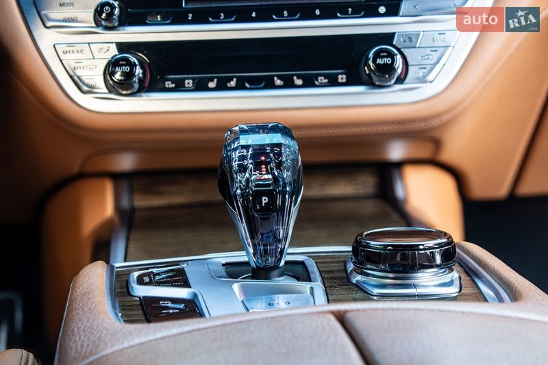 Седан BMW 7 Series 2018 в Львове