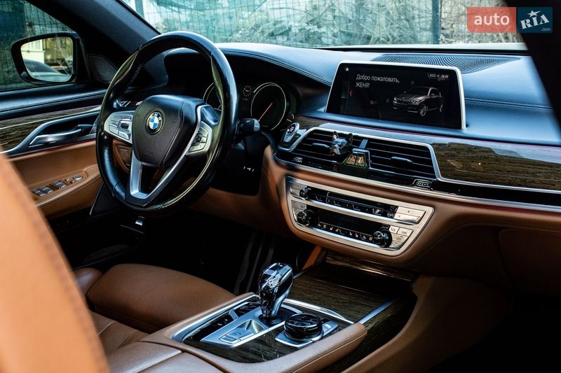 Седан BMW 7 Series 2018 в Львове