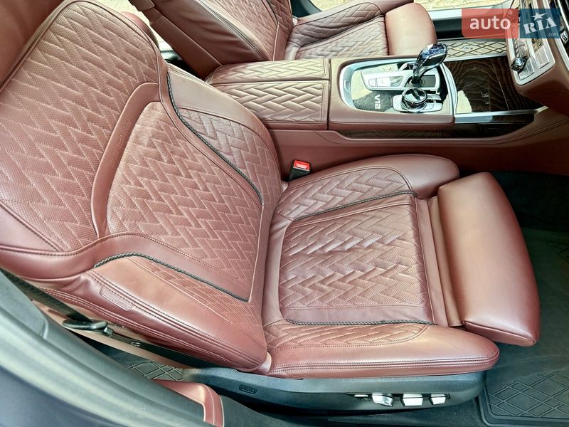 Седан BMW 7 Series 2019 в Киеве