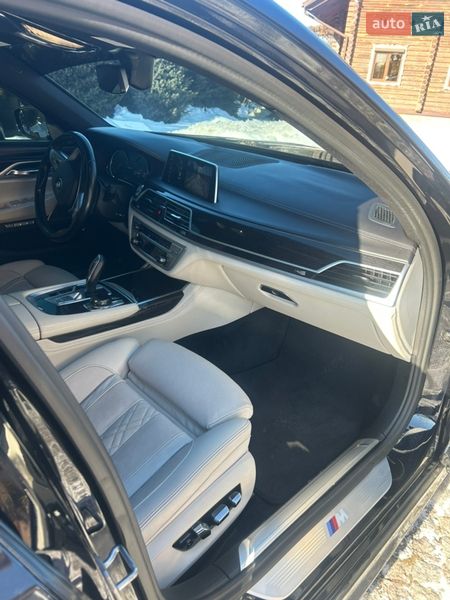 Седан BMW 7 Series 2017 в Владимире