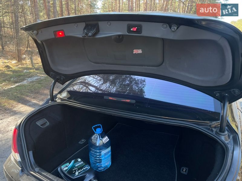 Седан BMW 7 Series 2004 в Вышгороде