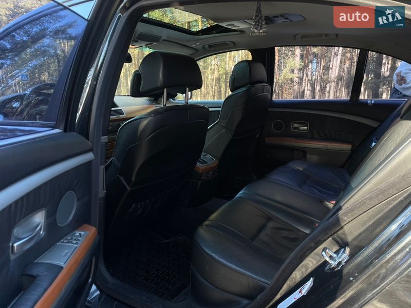 Седан BMW 7 Series 2004 в Вышгороде