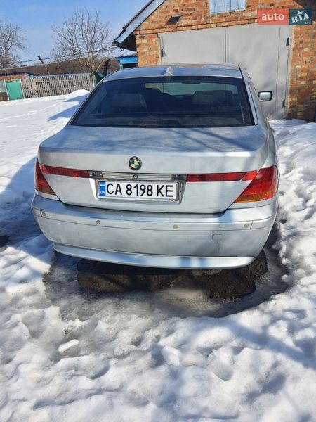 Седан BMW 7 Series 2004 в Квітневому