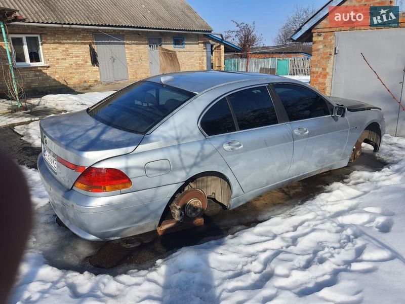 Седан BMW 7 Series 2004 в Квітневому