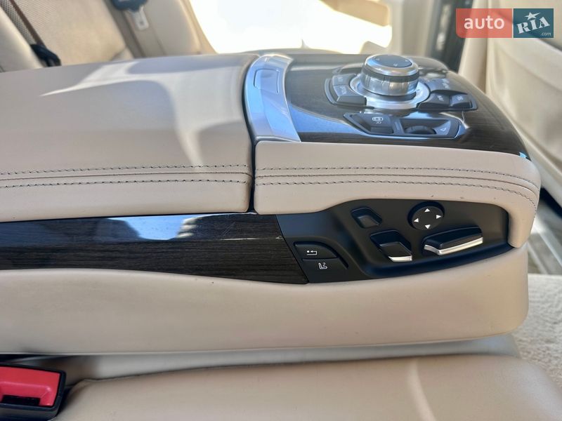 Седан BMW 7 Series 2014 в Киеве