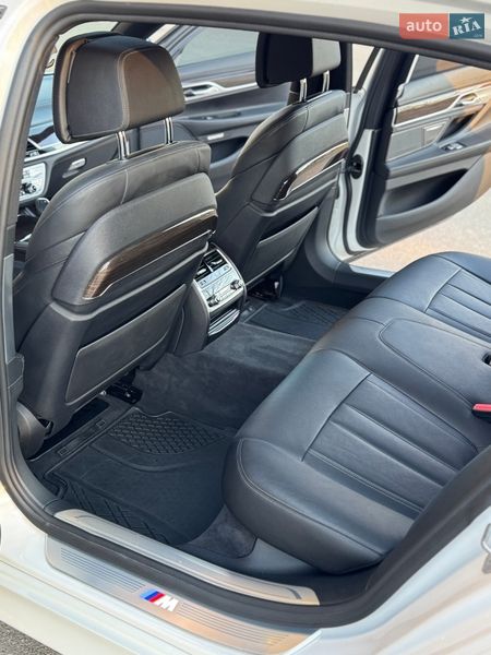 Седан BMW 7 Series 2016 в Киеве