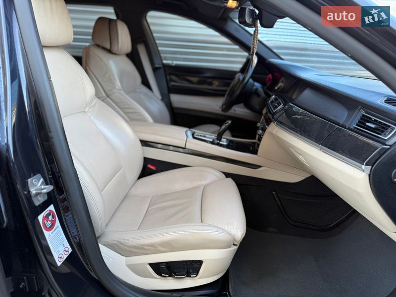 Седан BMW 7 Series 2011 в Хмельницком