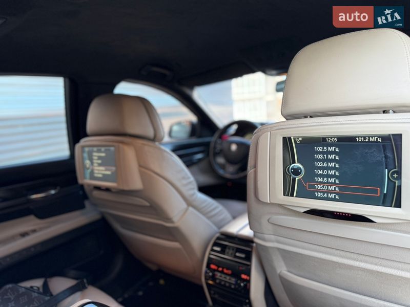 Седан BMW 7 Series 2011 в Хмельницком