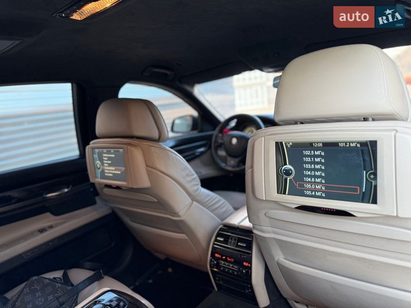Седан BMW 7 Series 2011 в Хмельницком