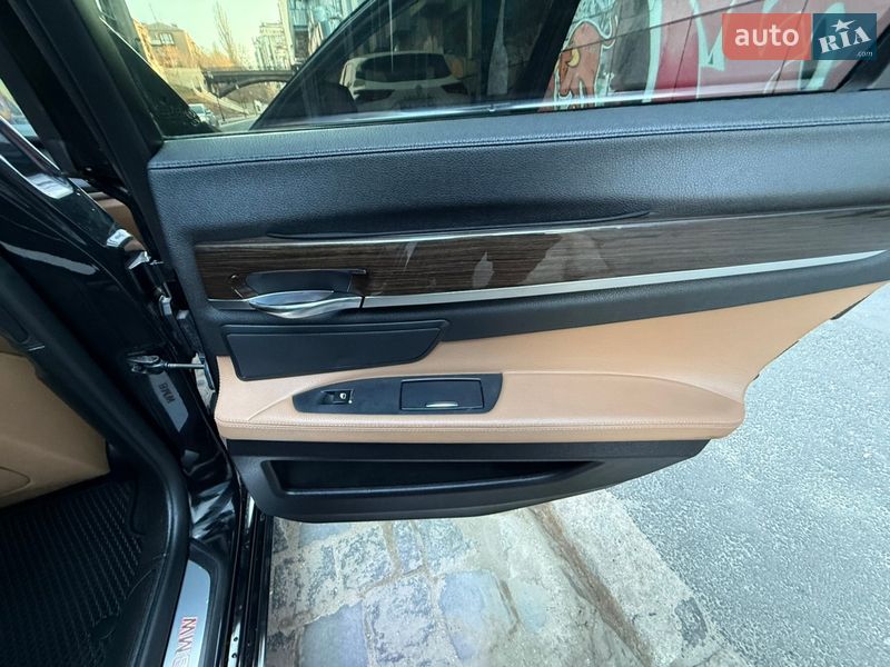 Седан BMW 7 Series 2010 в Одессе
