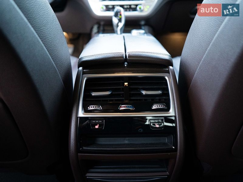 Седан BMW 7 Series 2016 в Києві