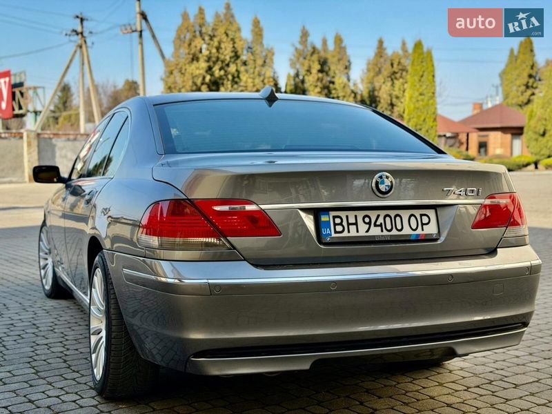 Седан BMW 7 Series 2005 в Дубно