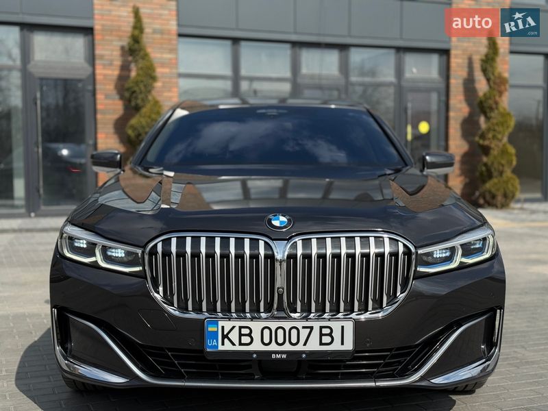 Седан BMW 7 Series 2020 в Виннице