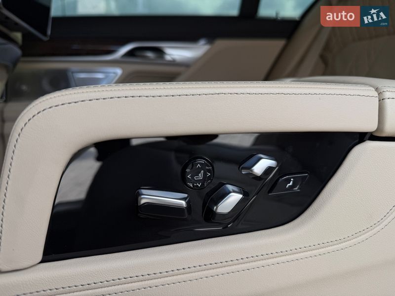 Седан BMW 7 Series 2020 в Виннице