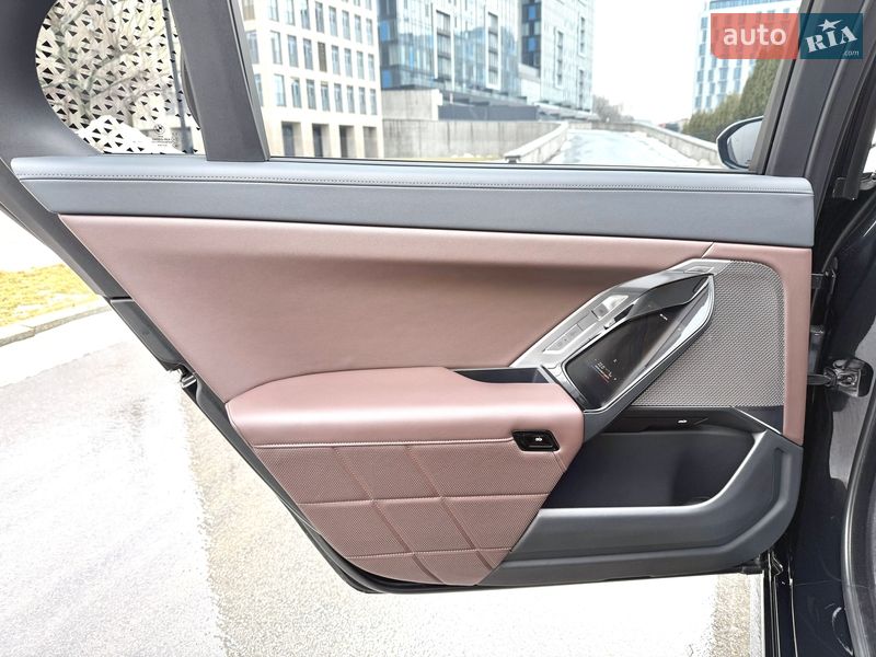Седан BMW 7 Series 2023 в Киеве фото 27 Седан BMW 7 Series 2023 в Киеве