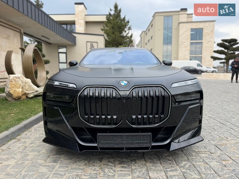 Седан BMW 7 Series 2023 в Львові