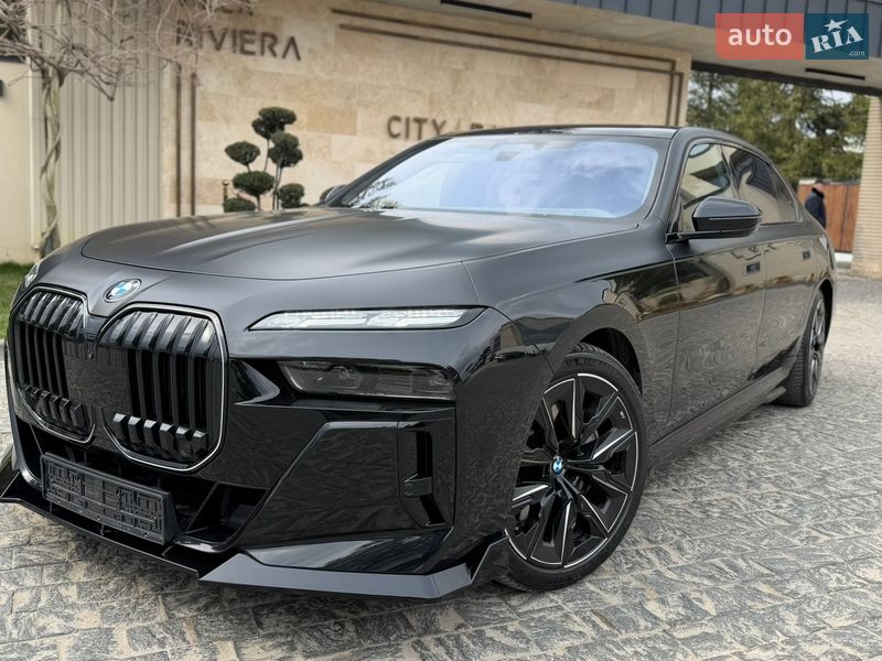 Седан BMW 7 Series 2023 в Львові