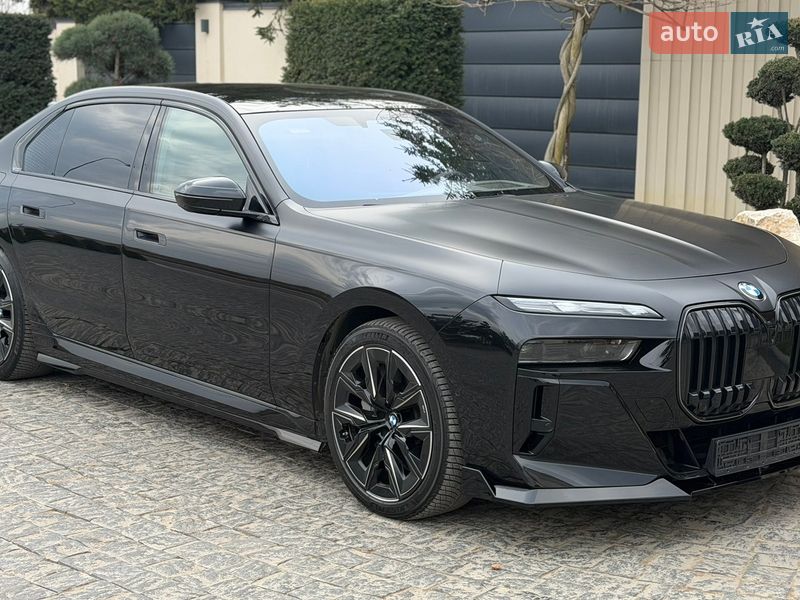 Седан BMW 7 Series 2023 в Львові