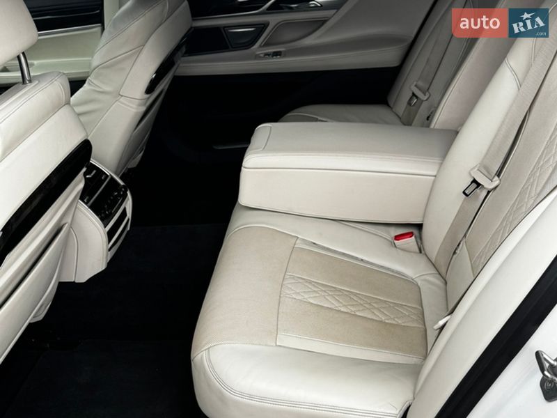 Седан BMW 7 Series 2016 в Львове фото 17 Седан BMW 7 Series 2016 в Львове