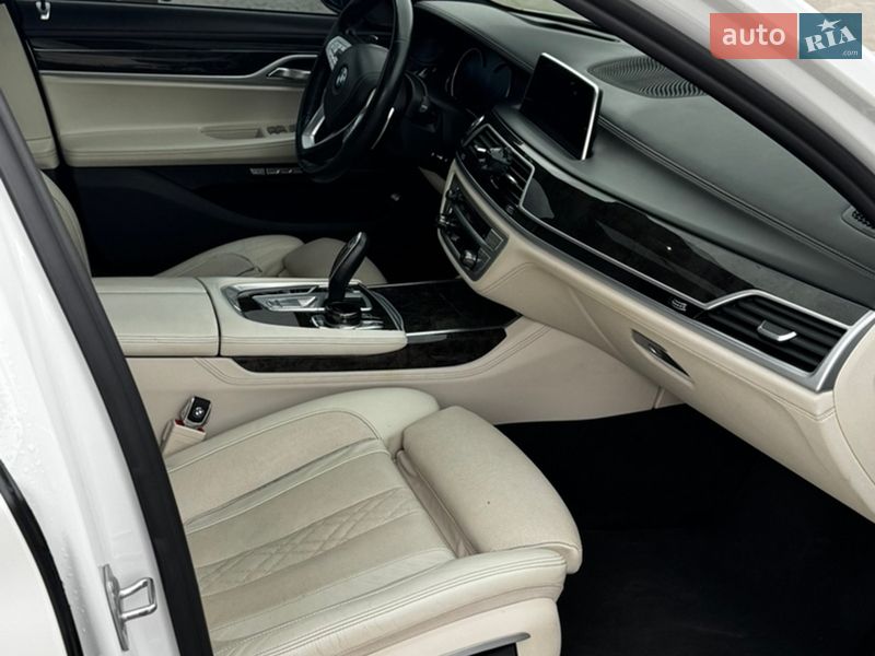 Седан BMW 7 Series 2016 в Львове фото 21 Седан BMW 7 Series 2016 в Львове