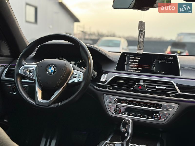 Седан BMW 7 Series 2017 в Нововолынске