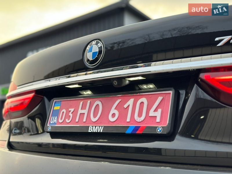 Седан BMW 7 Series 2017 в Нововолынске