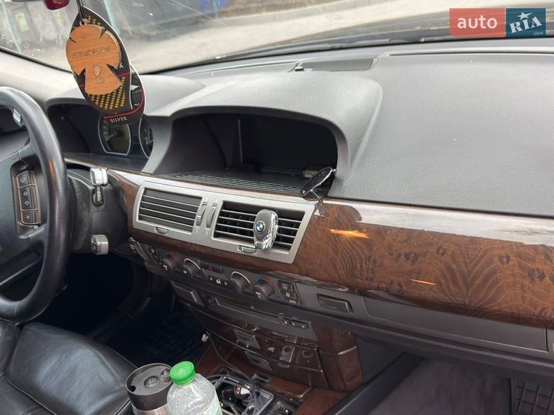 Седан BMW 7 Series 2004 в Львове