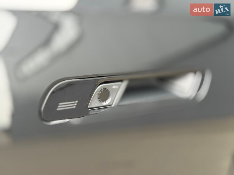 Седан BMW 7 Series 2025 в Киеве