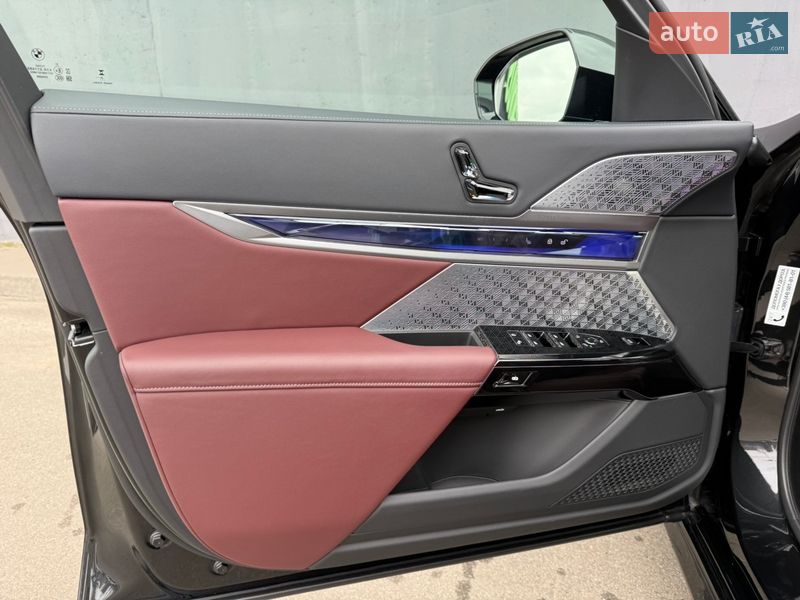 Седан BMW 7 Series 2025 в Киеве