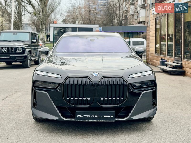 Седан BMW 7 Series 2025 в Києві