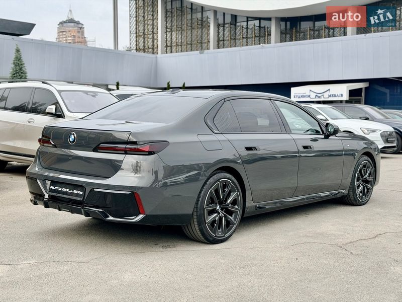 Седан BMW 7 Series 2025 в Києві