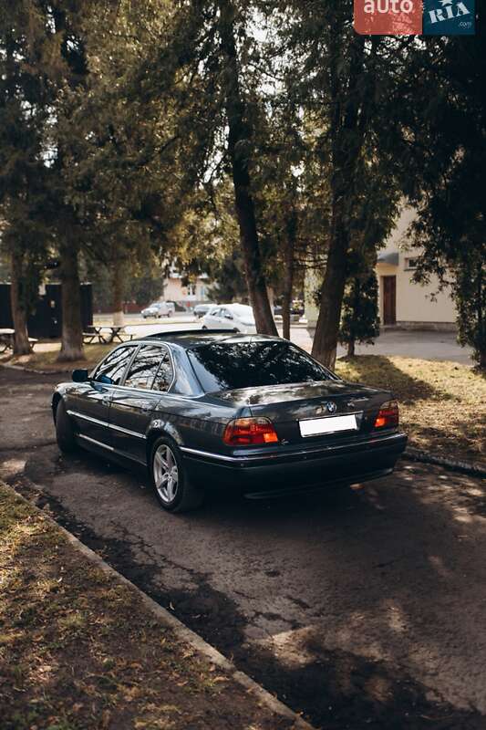 BMW 7 Series 1999