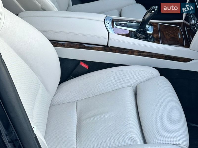 Седан BMW 7 Series 2013 в Львові
