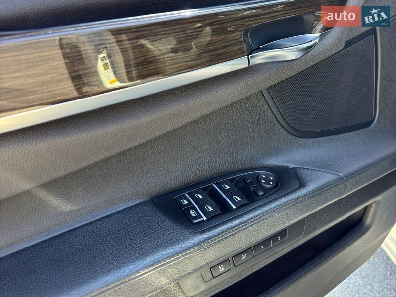 Седан BMW 7 Series 2014 в Запоріжжі
