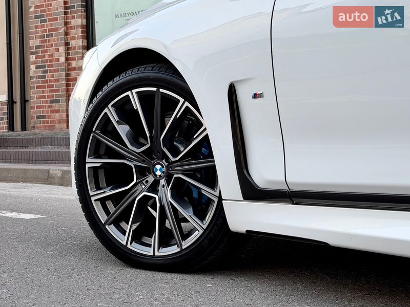 Седан BMW 7 Series 2022 в Киеве